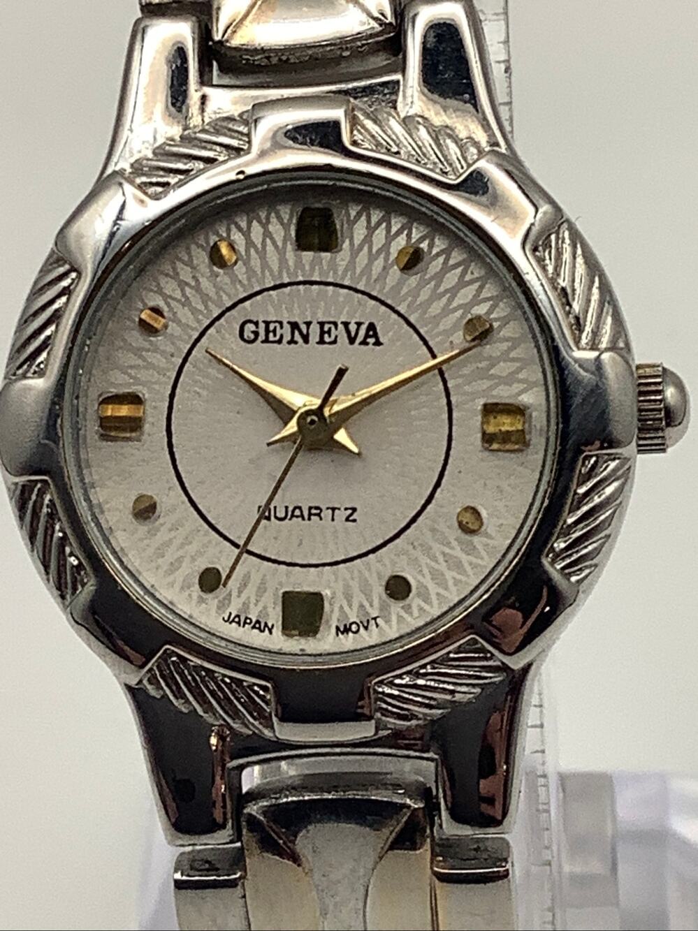 Geneva Womens Two-Tone Quartz Watch 24mm